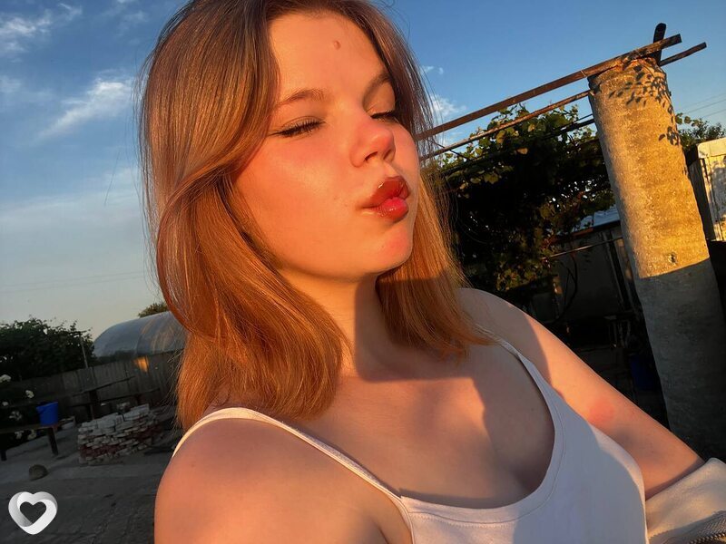 Карина, 18, Гомеле — анкета №2905271