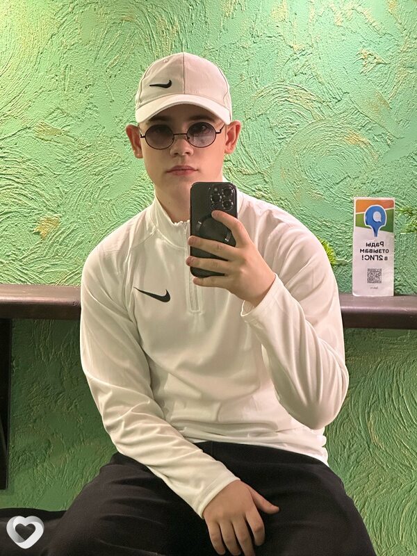 Александр, 19, Астрахани — анкета №2905648
