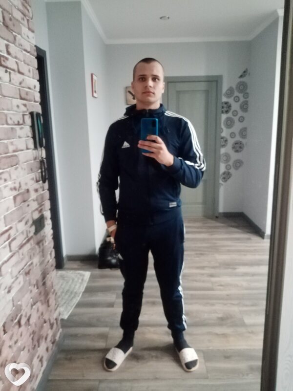 Максим, 20, Солигорске — анкета №2906973
