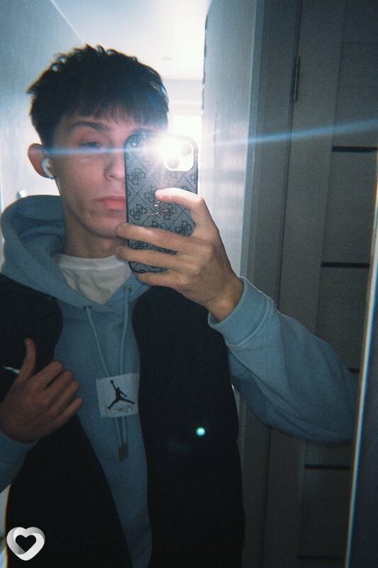 Дмитрий, 21, Минске — анкета №2907337