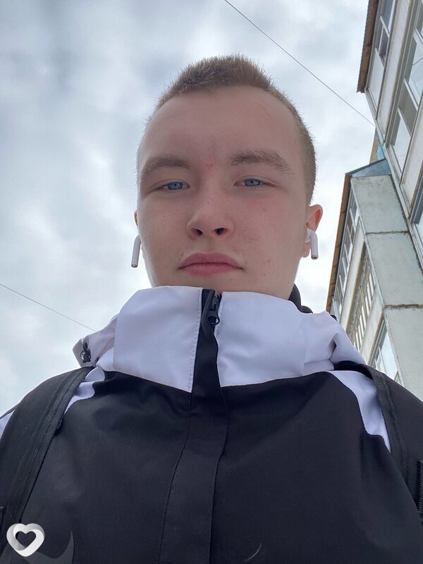 Олег, 19, Екатеринбурге — анкета №2908521
