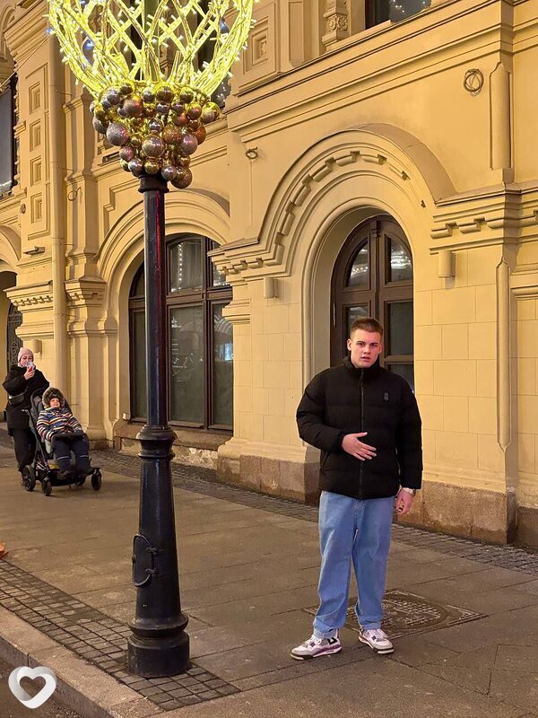 Максим, 19, Москве — анкета №2908981
