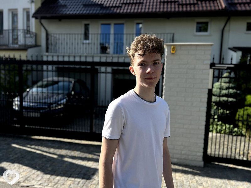 Максим, 19, Омске — анкета №2909050