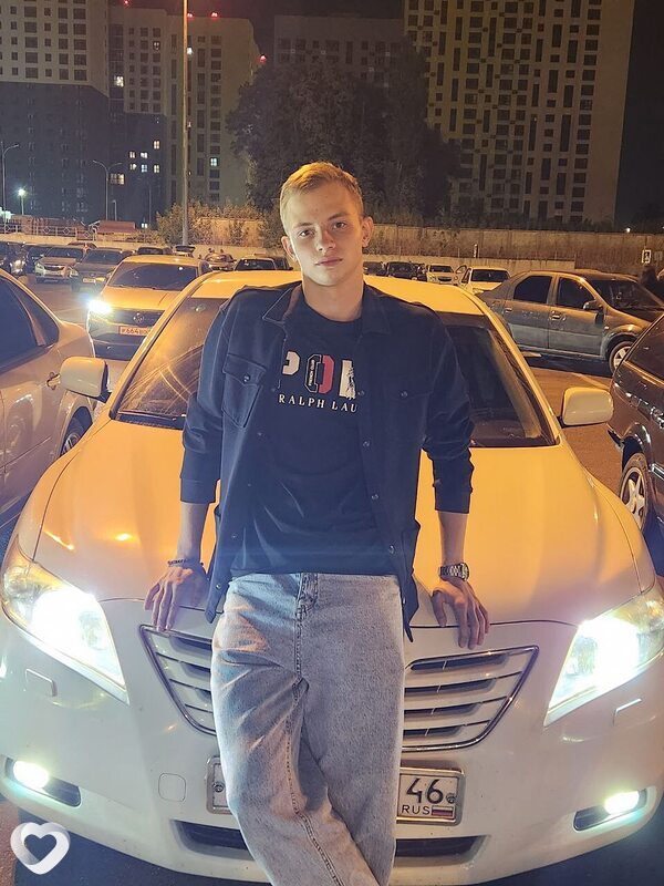 Кирилл, 20, Курске — анкета №2909469