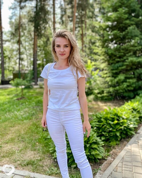 Полина, 23, Иркутске — анкета №2909545
