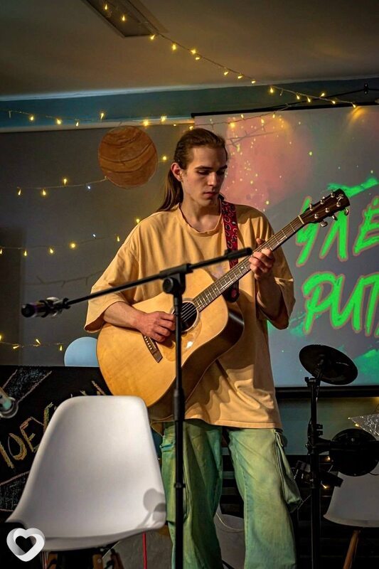 Андрей, 20, Нижневартовске — анкета №2910630