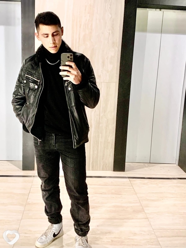 Павел, 21, Новосибирске — анкета №2911886