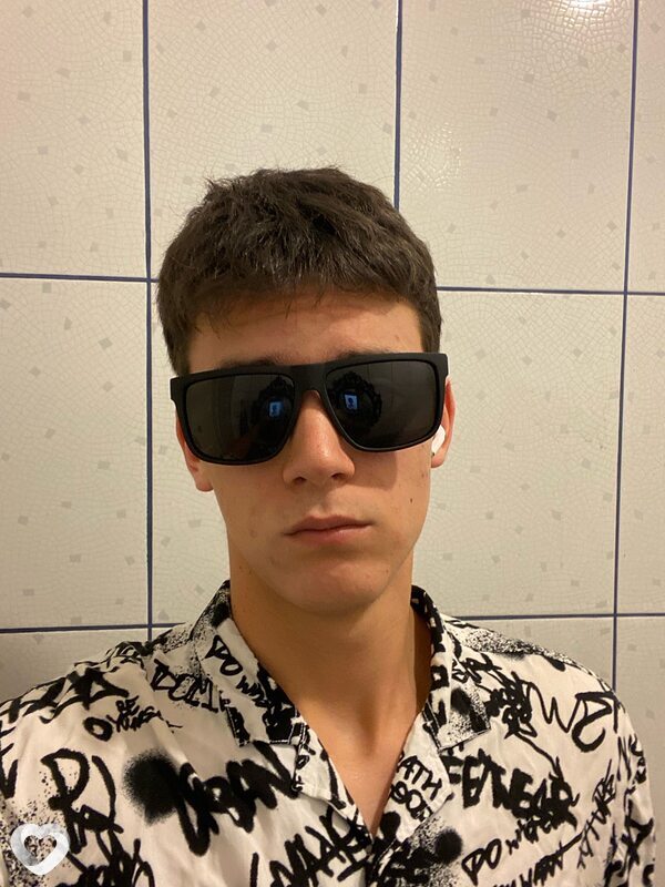 Глеб, 20, Москве — анкета №2912491