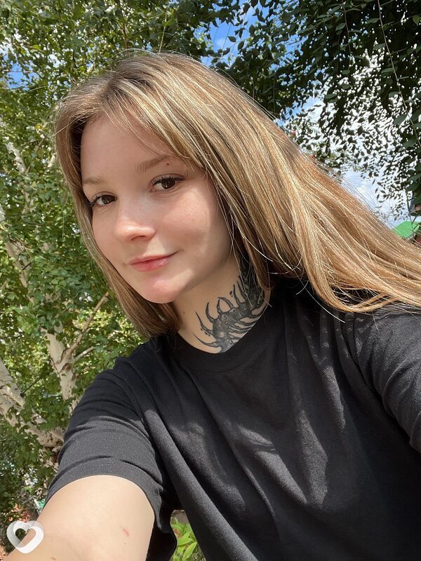 Вита, 22, Омске — анкета №2912510