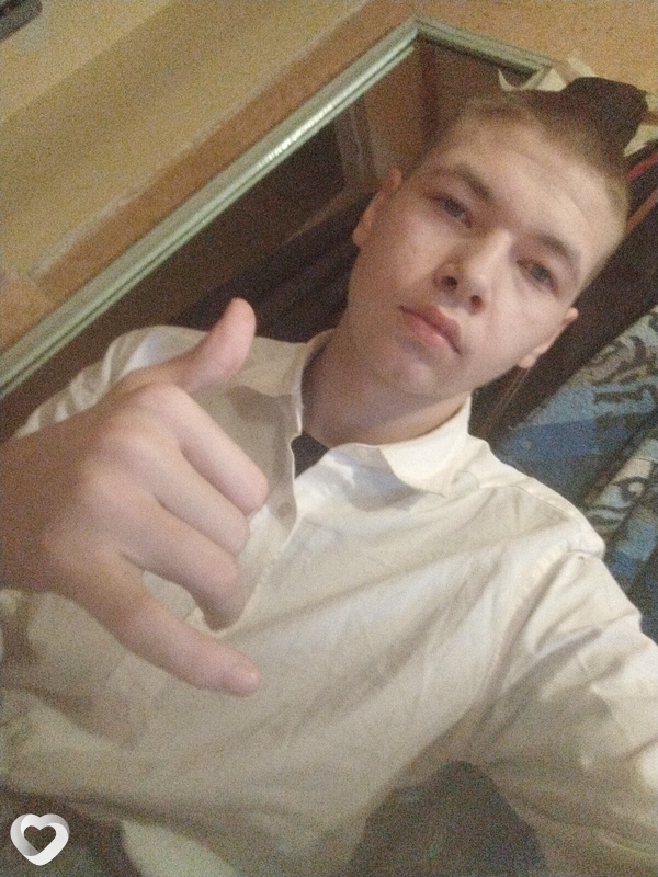 Константин, 21, Ангарске — анкета №2912990