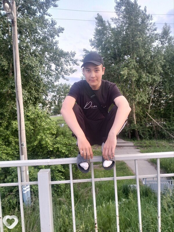 Костя, 19, Екатеринбурге — анкета №2913086