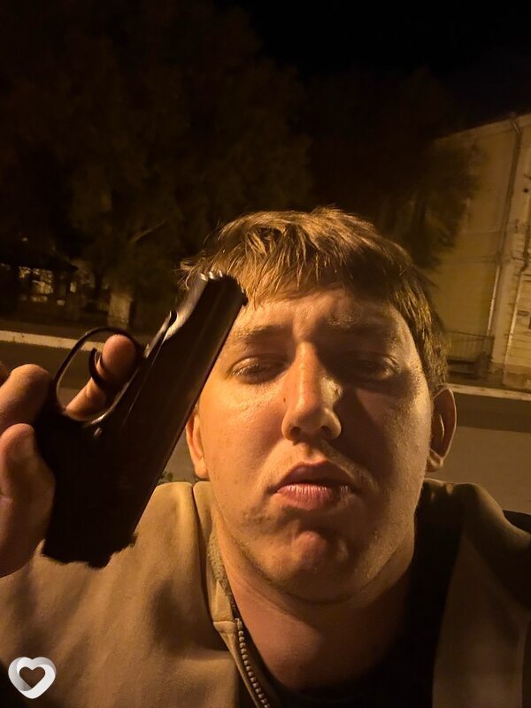 Артем, 21, Астрахани — анкета №2913120