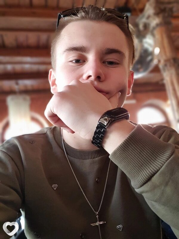 Михаил, 21, Москве — анкета №2914058