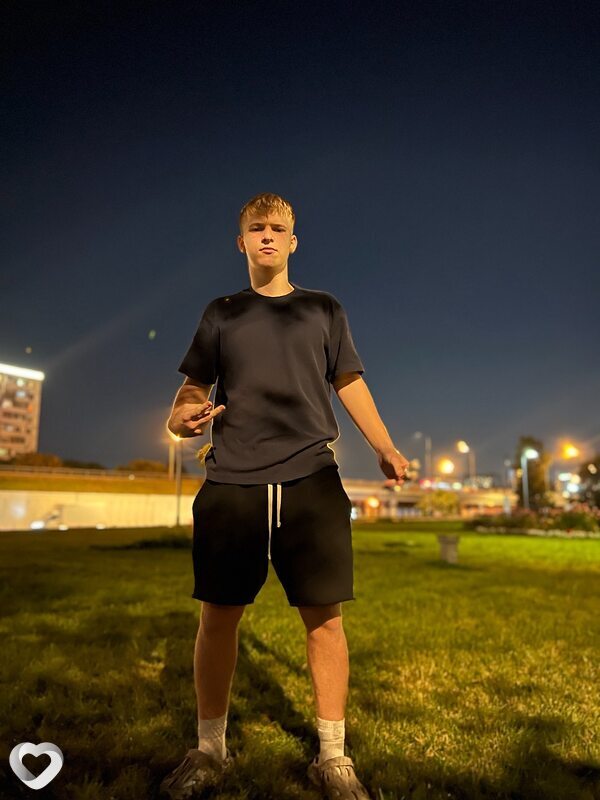 Евгений, 19, Москве — анкета №2914975