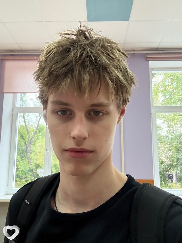 Илья, 18, Москве — анкета №2914715