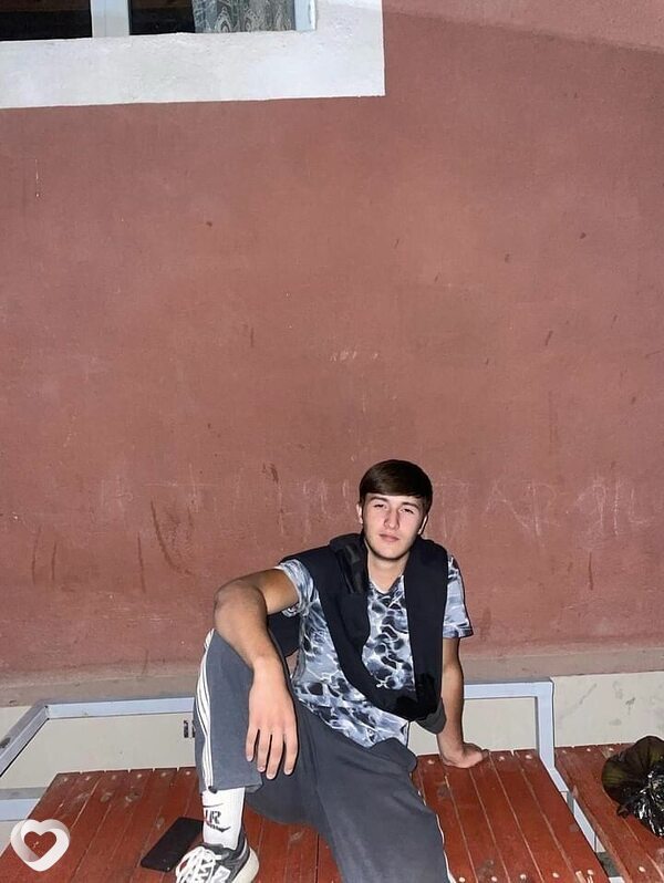 Владимир, 21, Томске — анкета №2914884