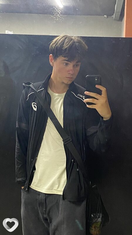 Максим, 18, Актау — анкета №2915683