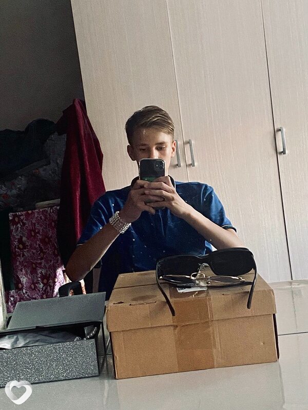 Максим, 19, Новотроицке — анкета №2919076