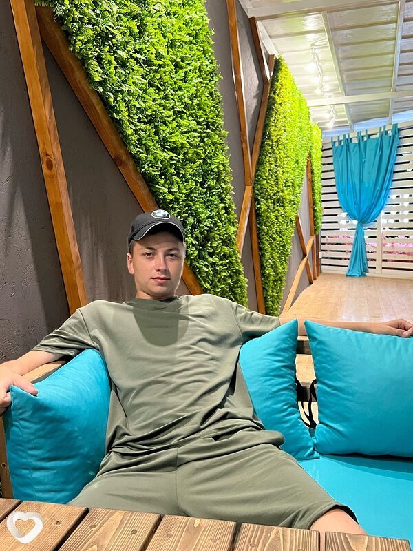 Анатолий, 25, Крымске — анкета №2920166