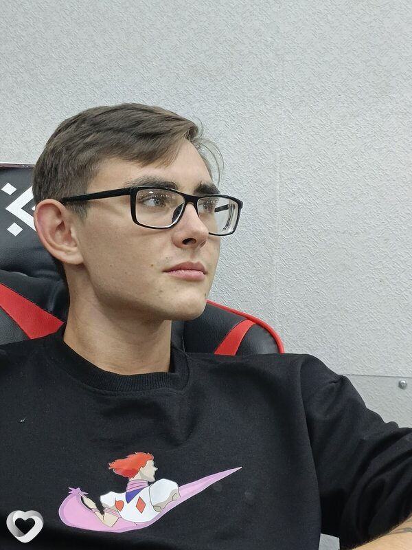 Виктор, 21, Белгороде — анкета №2923321