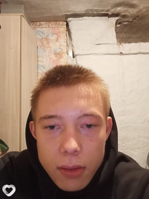 Александр, 20, Белогорске — анкета №2923354