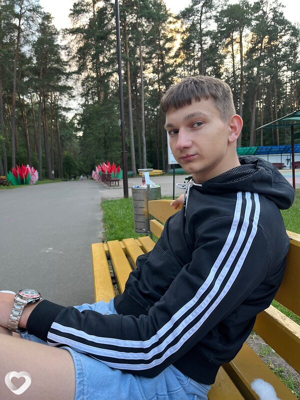 Артём, 25, Москве — анкета №2923602