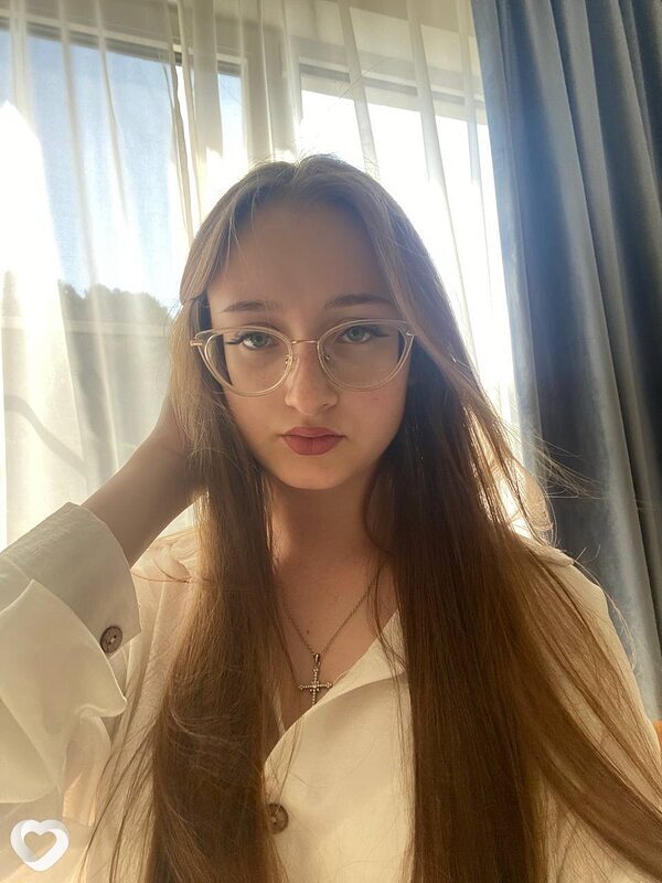 Надя, 19, Сочи — анкета №2925439