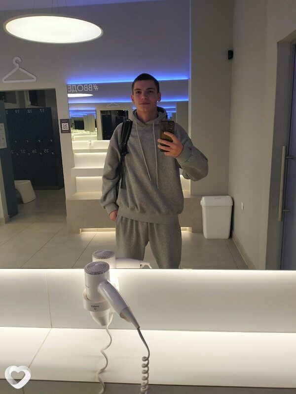 Дмитрий, 21, Миассе — анкета №2926262