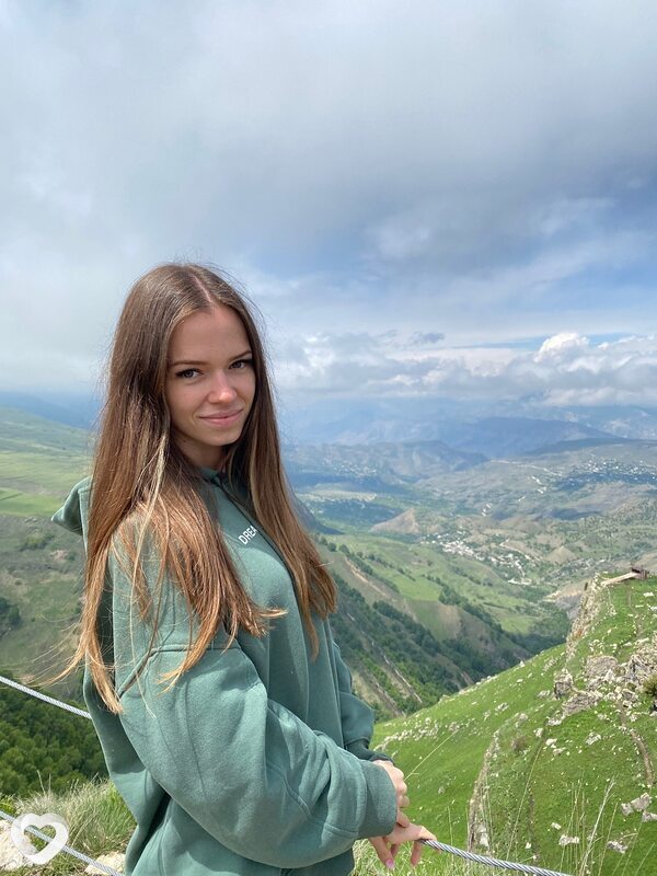 Алина, 27, Черногорске — анкета №2926452