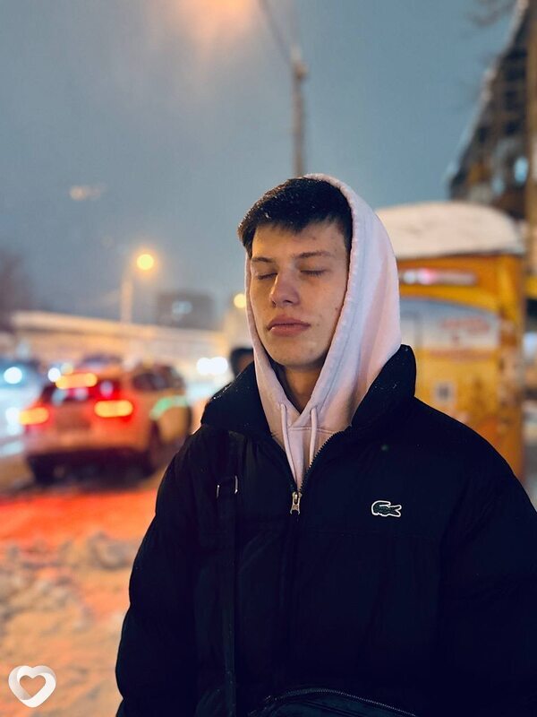 Олег, 18, Новосибирске — анкета №2926619
