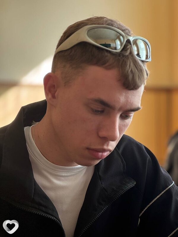 Максим, 19, Калинковичах — анкета №2928126