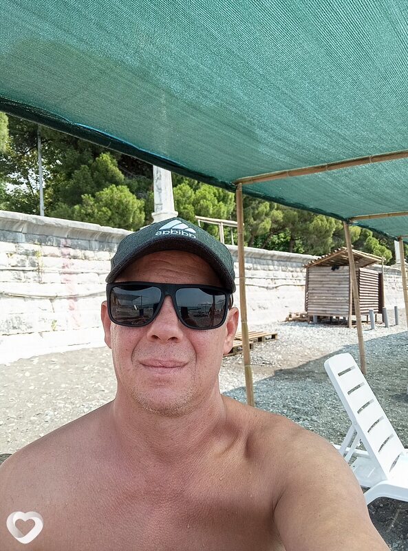 Артём, 44, Приозерске — анкета №2928642