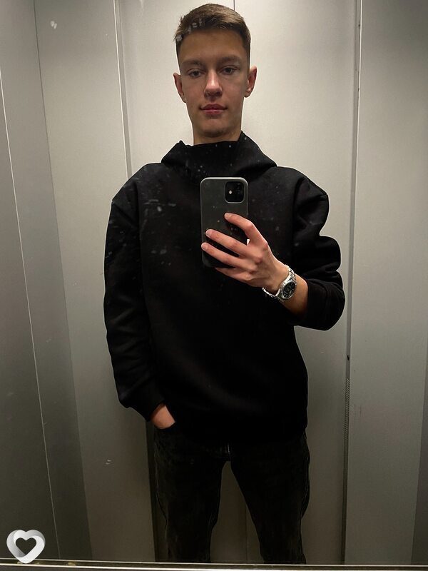 Денис, 19, Ижевске — анкета №2928945