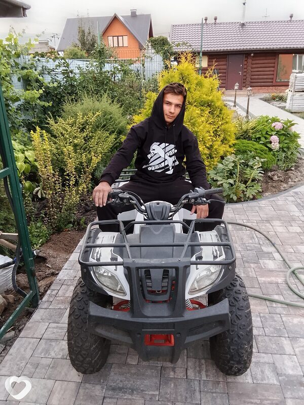 Михаил, 19, Набережных Челнах — анкета №2929552