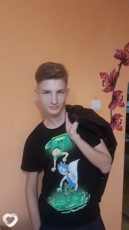 Кирилл, 20, Керчи — анкета №2930014
