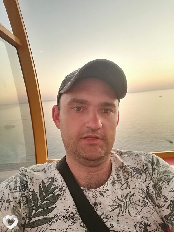 Артем, 38, Зернограде — анкета №2929975