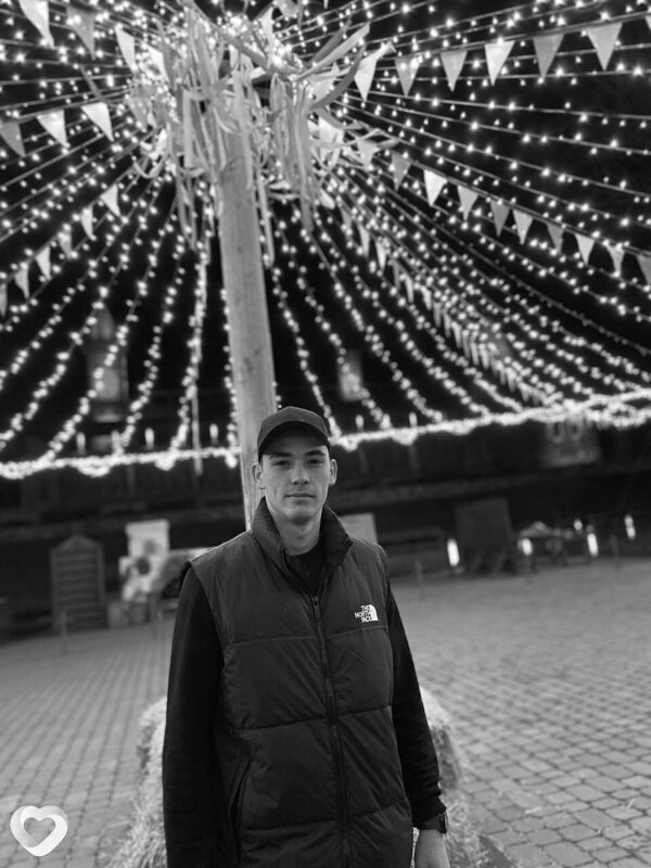 Нурлан, 21, Морозовске — анкета №2930562
