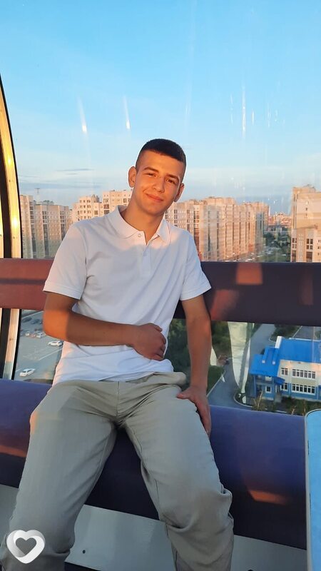Дмитрий, 18, Омске — анкета №2930350