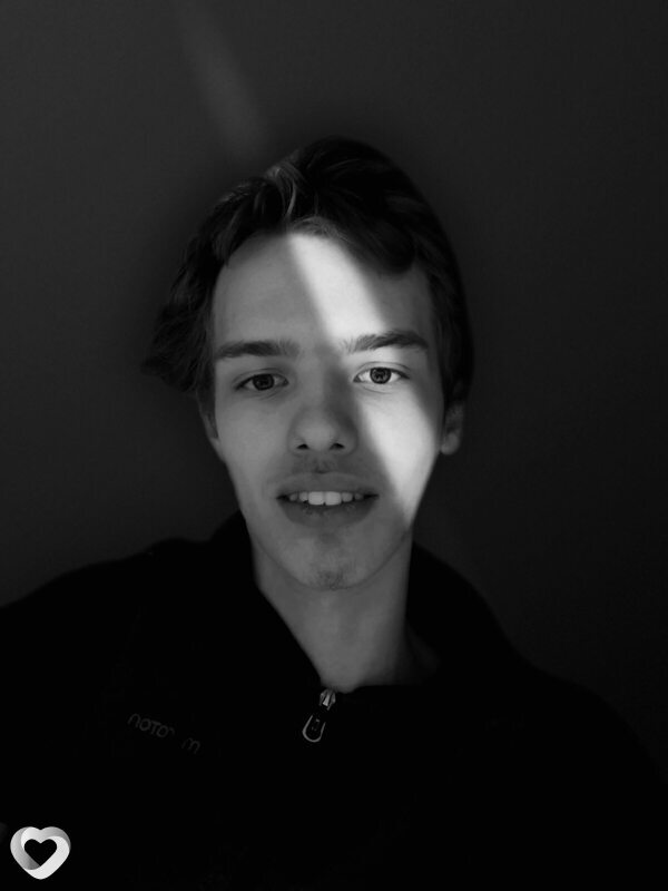 Евгений, 24, Ханты-Мансийске — анкета №2932870
