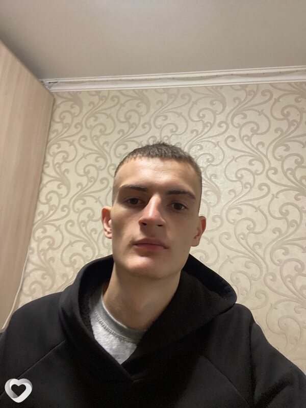 Михаил, 20, Барнауле — анкета №2932872