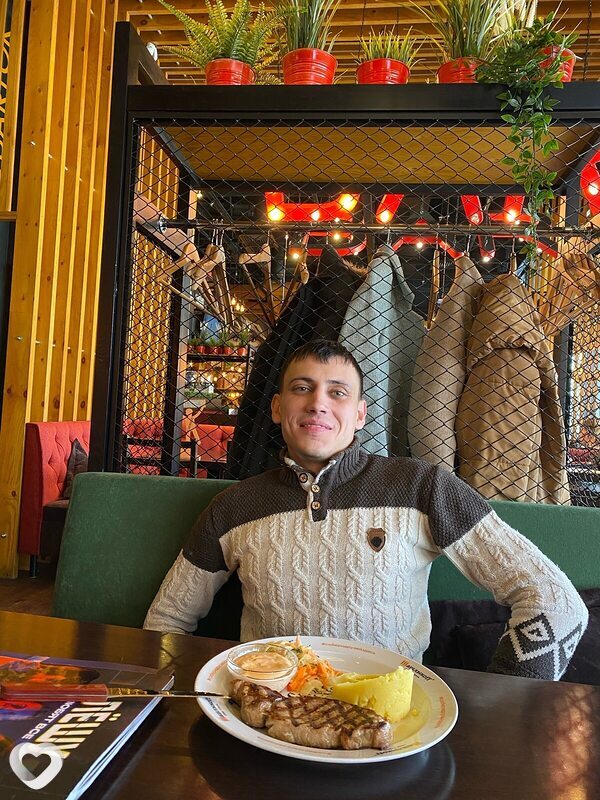Артем, 29, Москве — анкета №2933370