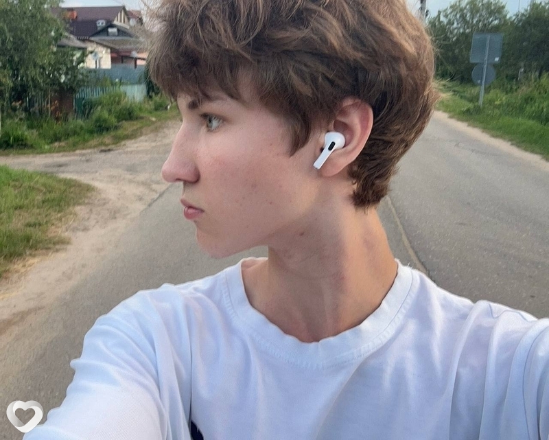 Артем, 21, Москве — анкета №2933353