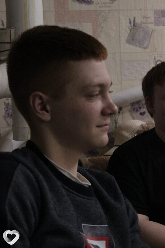 Денис, 19, Санкт-Петербурге — анкета №2933211