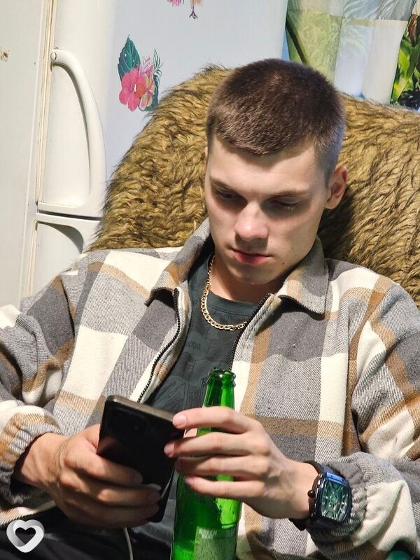 Виталик, 24, Курске — анкета №2934440