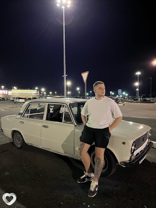 Миша, 21, Брянске — анкета №2934999