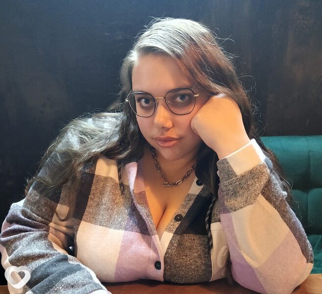 Алёна, 22, Тюмени — анкета №2935369