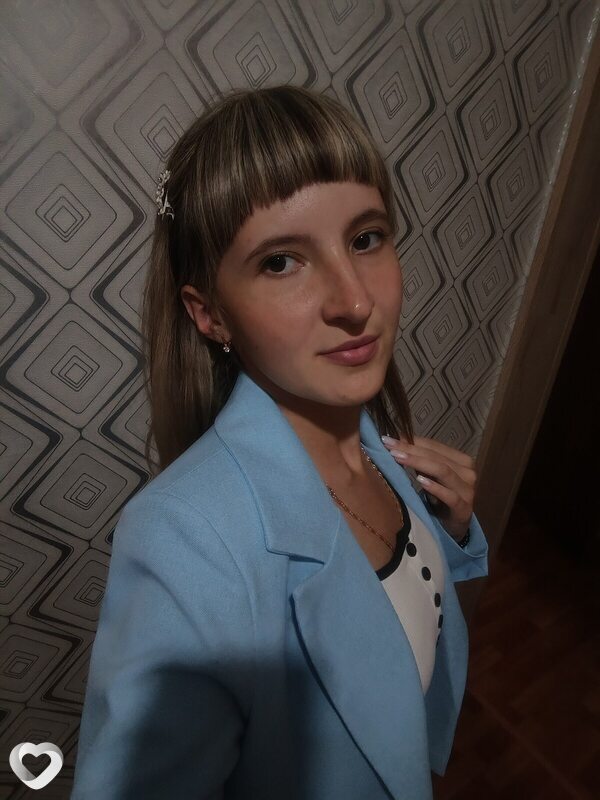 Виктория, 20, Курске — анкета №2935705