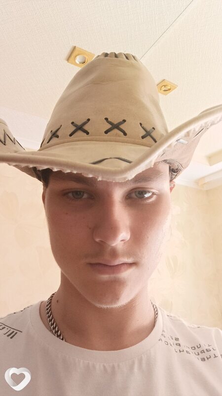 Михаил, 19, Череповце — анкета №2935664