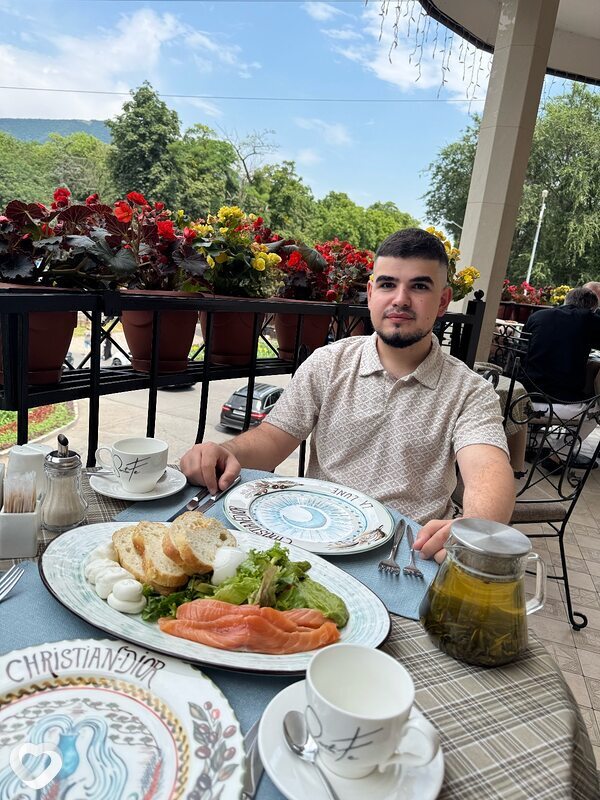 Эрик, 25, Москве — анкета №2936011