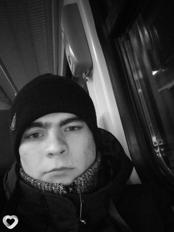 Павел, 26, Верхнем Уфалее — анкета №2936240